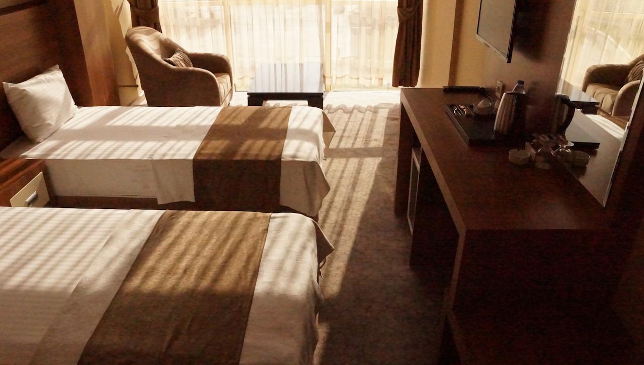 Mesa Hotel Batman Room photo