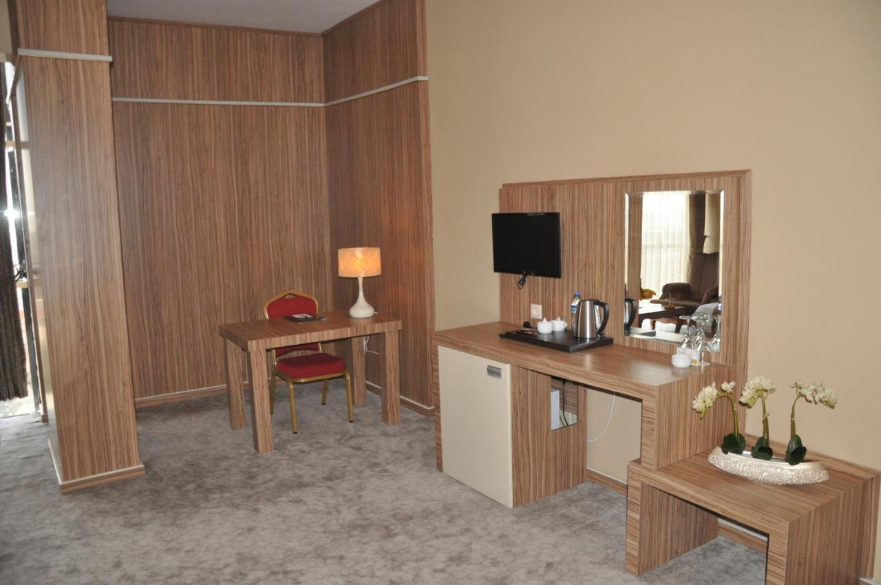 Mesa Hotel Batman Room photo